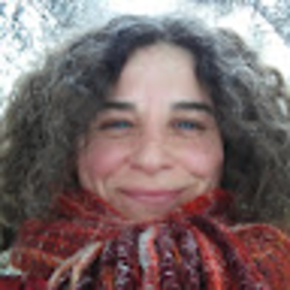 Profile Picture of Kim Sedore (@kimsedore) on Poshmark