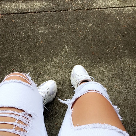 Profile Picture of Hazel Thamert (@hazelthamert) on Poshmark