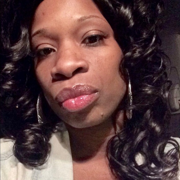 Profile Picture of Krista Pearson (@kpearson3000) on Poshmark