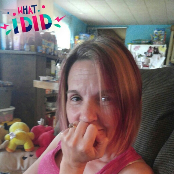 Profile Picture of Kimberly Bates (@kimberly333344) on Poshmark