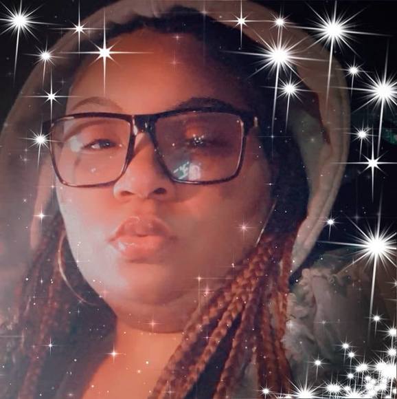 Sharita Sharita - Poshmark Profile Picture of Sharita Sharita (@sharitasharita) on Poshmark