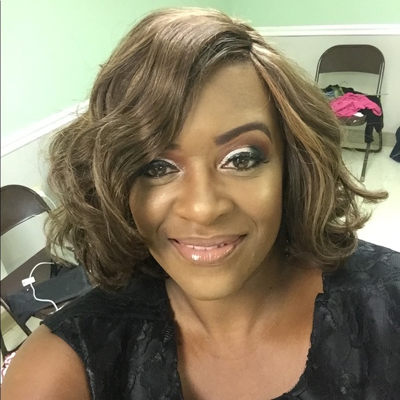 Profile Picture of Treneice Clemmons (@browneyez72) on Poshmark