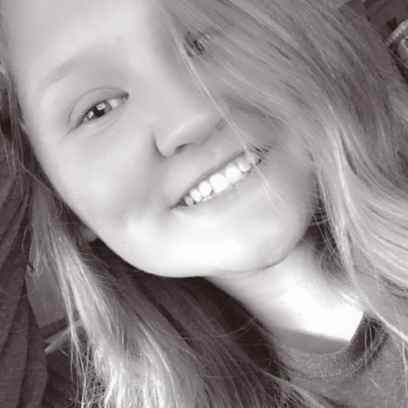Profile Picture of Jordan Deckard (@jordandeckard27) on Poshmark