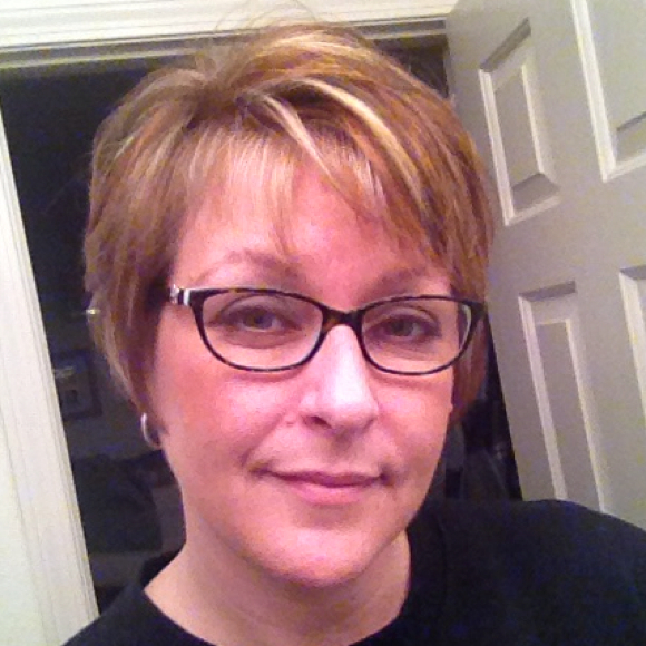 Profile Picture of Tina Tidwell (@tidwellt) on Poshmark