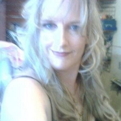 Profile Picture of Denise Dyer (@Niecie_Dee) on Twitter