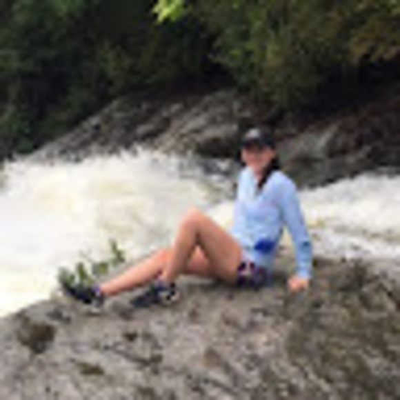 Profile Picture of Alexa Dunn (@alexadunn865) on Poshmark