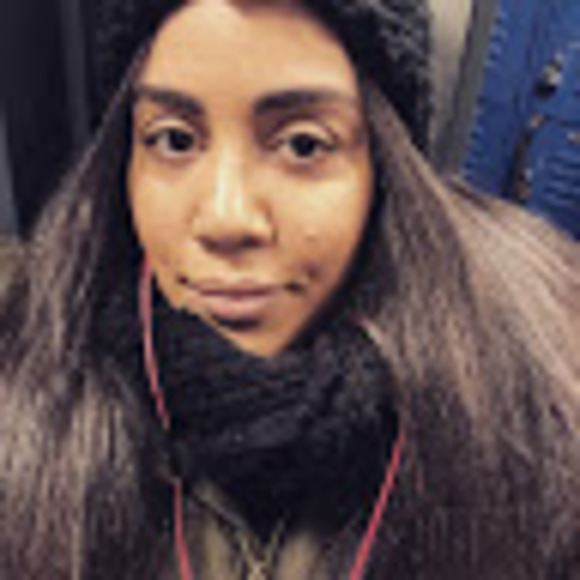 Profile Picture of Iris Clemente (@irisclemente90) on Poshmark