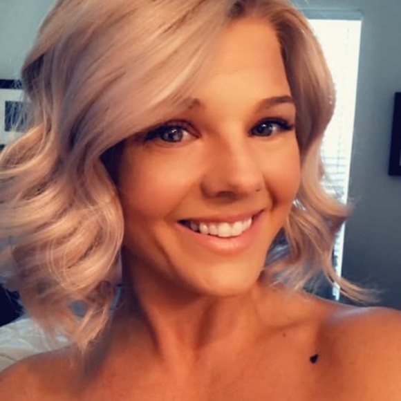 Profile Picture of Kerri Harrell (@kerri_harrell) on Poshmark