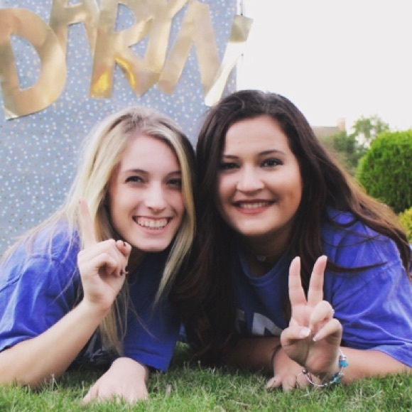 Laura Richmeier - Poshmark Profile Picture of Laura Richmeier (@lrichme) on Poshmark