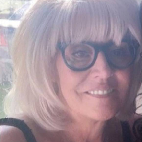 Maria Dimitropoulos - Poshmark Profile Picture of Maria Dimitropoulos (@mariadimi1) on Poshmark