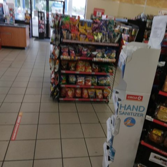 Profile Picture of Edison Bolivar (@bolivaredison82) on Poshmark