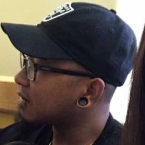 Profile Picture of Sam Vongphachanh (@turtledong) on Poshmark