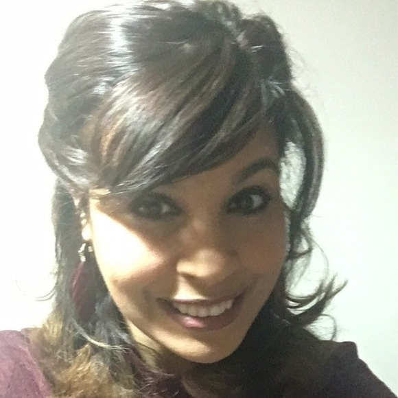 Profile Picture of Mari Silva (@msilv1512) on Poshmark