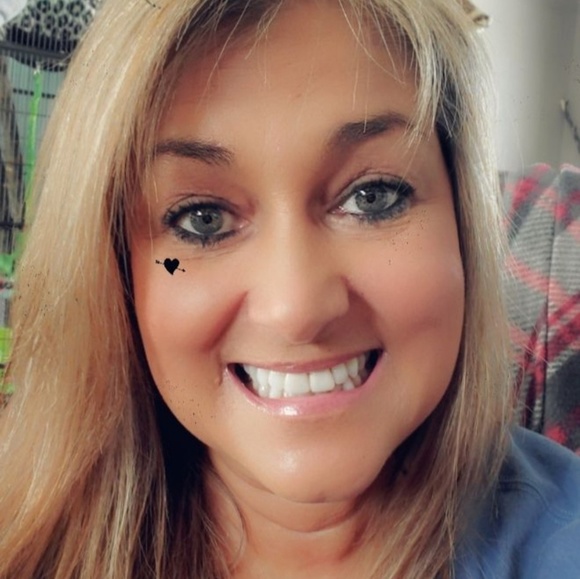 Profile Picture of Tracy Martin coffman (@rockysquirrel) on Poshmark