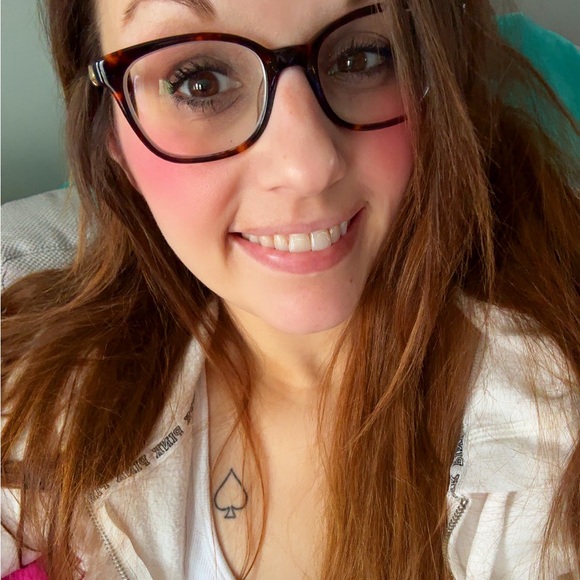 Profile Picture of Jess Hays (@jessaccino) on Poshmark