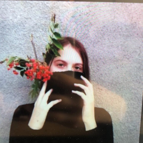 Profile Picture of Quỳnh lâm Lều (@skylorzrice) on Poshmark