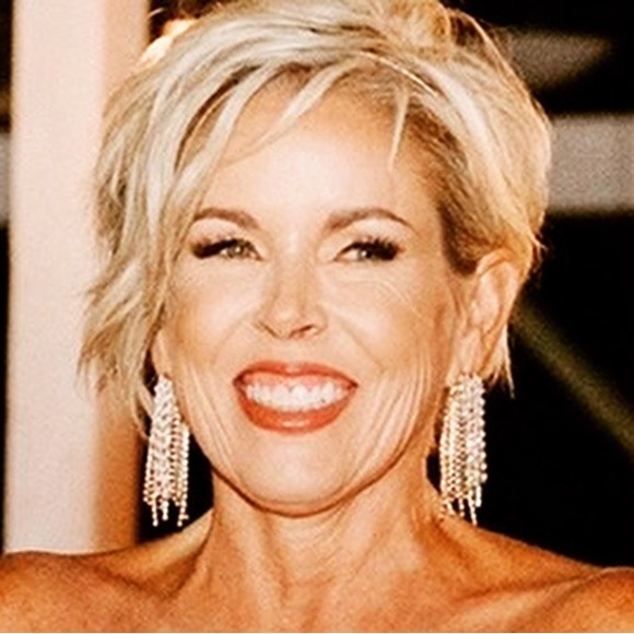 Profile Picture of Kitswank Frankey (@kitfrankey) on Poshmark