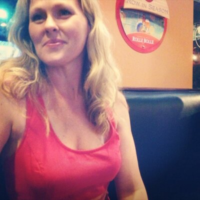 Profile Picture of Holly Warriner (@WarrinerHolly) on Twitter