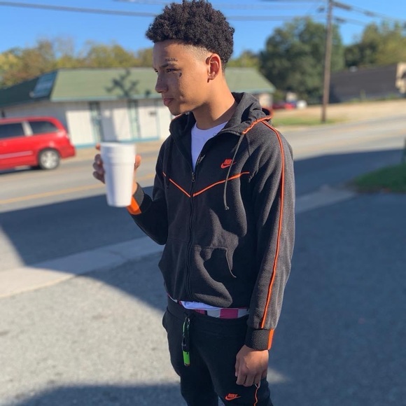 Profile Picture of Slatt Slatt (@slimeyprofit45) on Poshmark