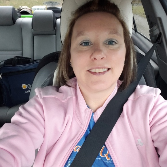 Profile Picture of Amanda Branstetter (@asbranstetter) on Poshmark