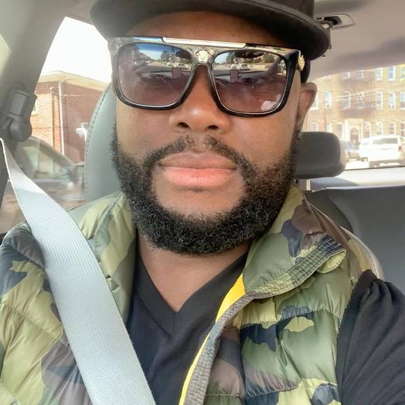 Profile Picture of Alex Figaro (@figaroalex84) on Poshmark