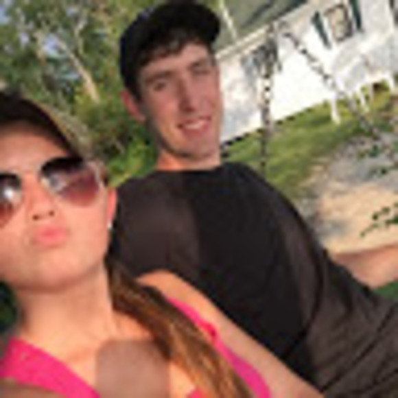 Lexy Duguay - Poshmark Profile Picture of Lexy Duguay (@lexyduguay) on Poshmark