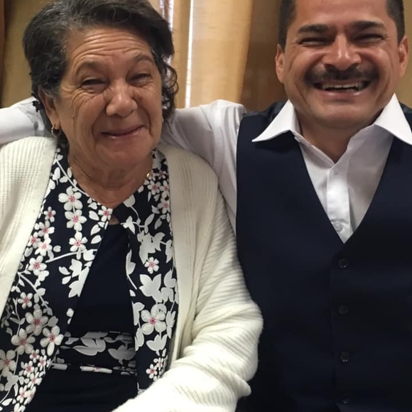 Profile Picture of Walter Gonzalez (@waltersstereo) on Poshmark