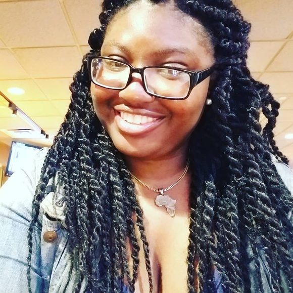 Profile Picture of Shawntell Perry (@lagcc1o1) on Poshmark