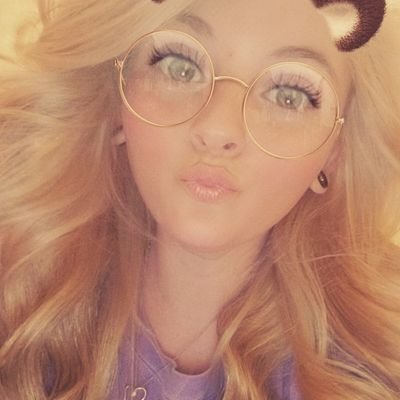 Profile Picture of Jenna Campos (@CocoChaFail) on Twitter