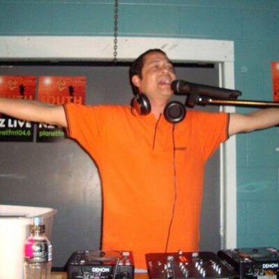 Profile Picture of DJ Brent (@SanzliveDJBrent) on Twitter
