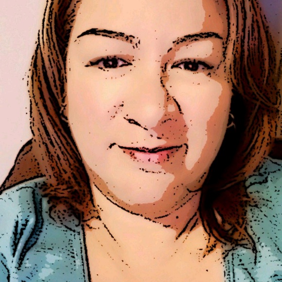 Profile Picture of Gisette Gonzalez (@gisetteg) on Poshmark