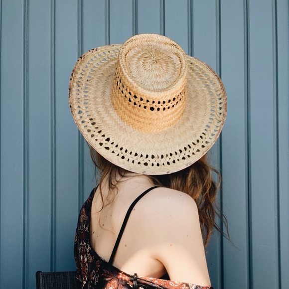 Profile Picture of Kelsey Keating (@kelseylynnwpg) on Poshmark