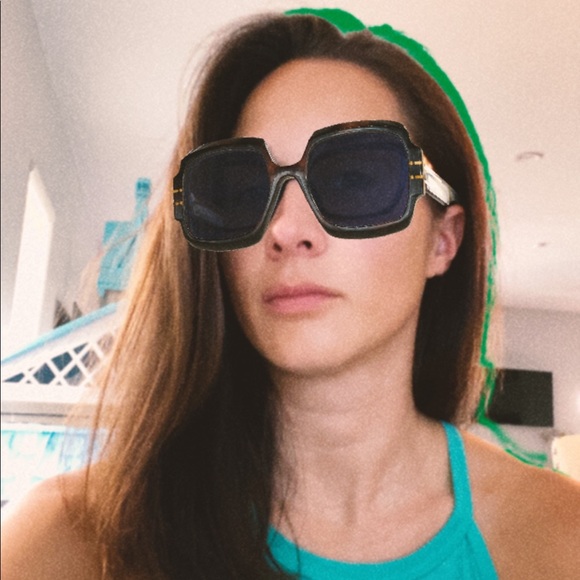 Profile Picture of Cassandra Depillis (@cassieukg) on Poshmark