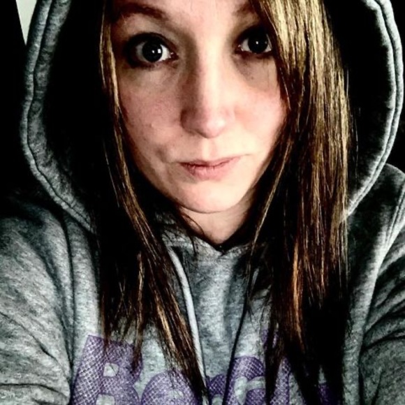 Profile Picture of Crystal Alekson (@fireysafire) on Poshmark
