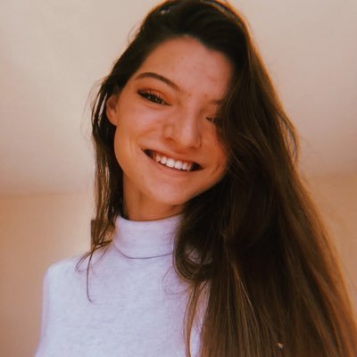 Profile Picture of Cam Cam (@CamilleRoche1) on Twitter