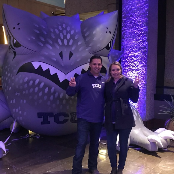 Profile Picture of Lori Hahn (@latimmins) on Poshmark