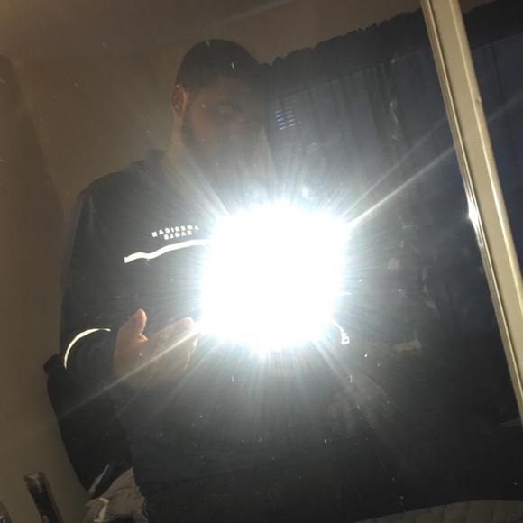 Profile Picture of Kevin Crews (@kev846) on Poshmark