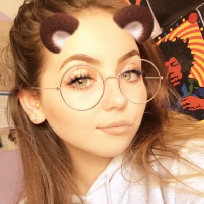 Profile Picture of Madeleine Finnegan (@Madeleinefinneg) on Twitter