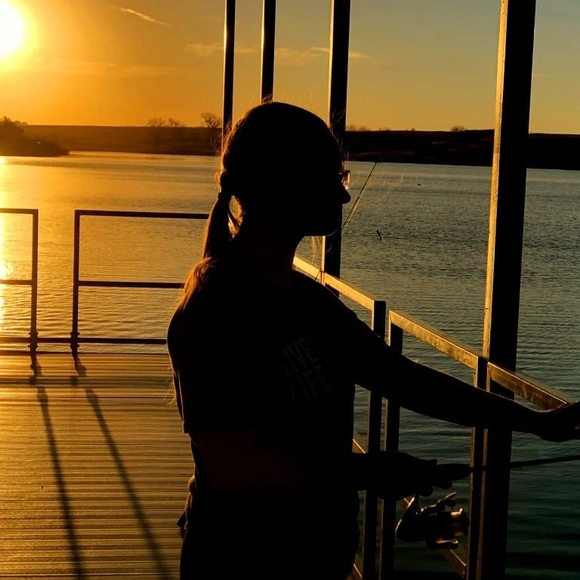 Profile Picture of Macayla Fangers (@mmfangers) on Poshmark