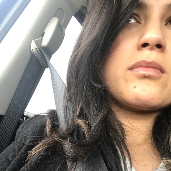 Profile Picture of Jackie Looez (@jlthreads) on Poshmark