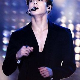 Profile Picture of Lara._.dias.04 (@Laradias04) on Twitter