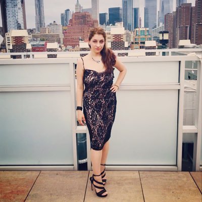 Profile Picture of Daniella (@DaniellaCaputo) on Twitter