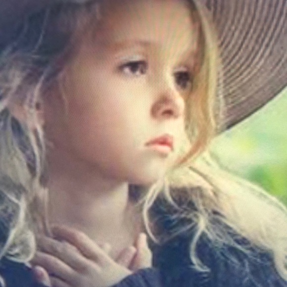 Profile Picture of Jordan Farrell (@giovaestaya) on Poshmark