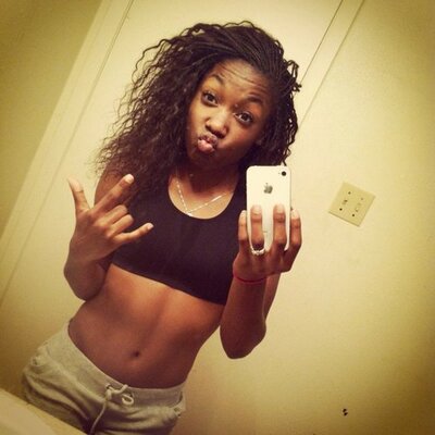 Profile Picture of Taylor Scott (@ScottSymone) on Twitter