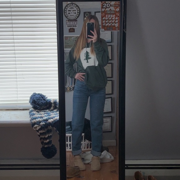 Profile Picture of Zoey Pennell (@_zoeypennell) on Poshmark