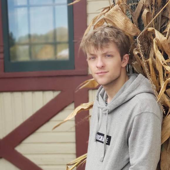 Profile Picture of Joshua Smalley (@jcartersmall) on Poshmark