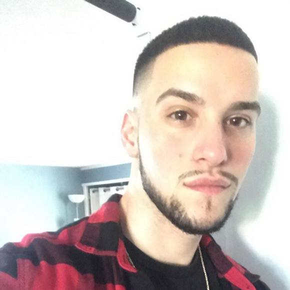 Profile Picture of Steven Louis (@nyrfan604) on Poshmark