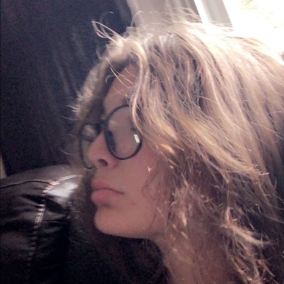 Profile Picture of Trinity Graves (@trinitygraves) on Poshmark