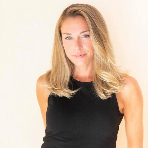 Profile Picture of Jenna Gabriella (@jennagabriella) on Poshmark