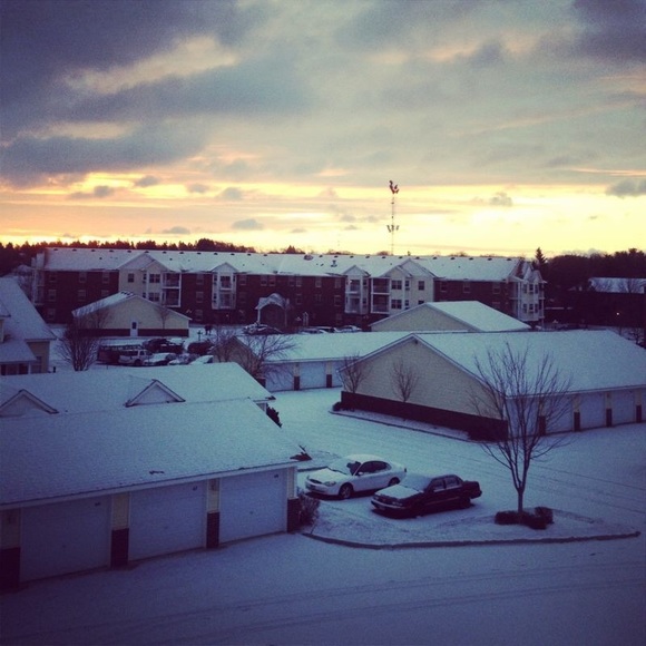 Profile Picture of Mohsen Alq (@7soony) on Poshmark